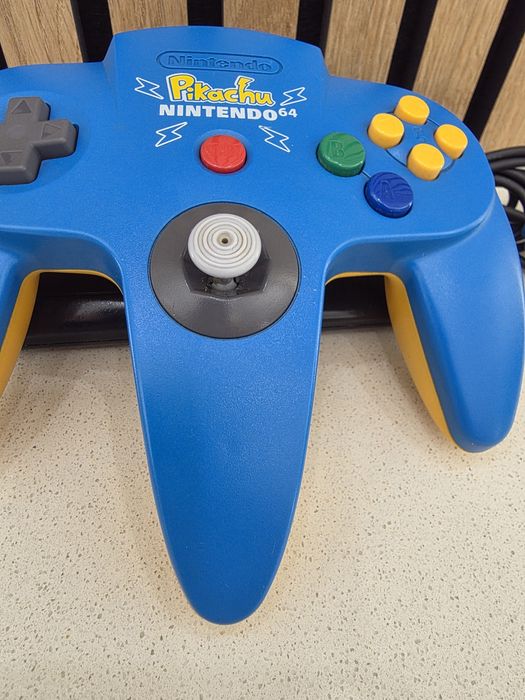 Comando Nintendo 64 edição especial pikachu  pokémon  (como novo)
