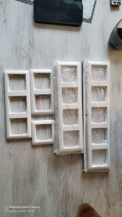 Ramki Gira Standard 55  rozne biale  Reinweis