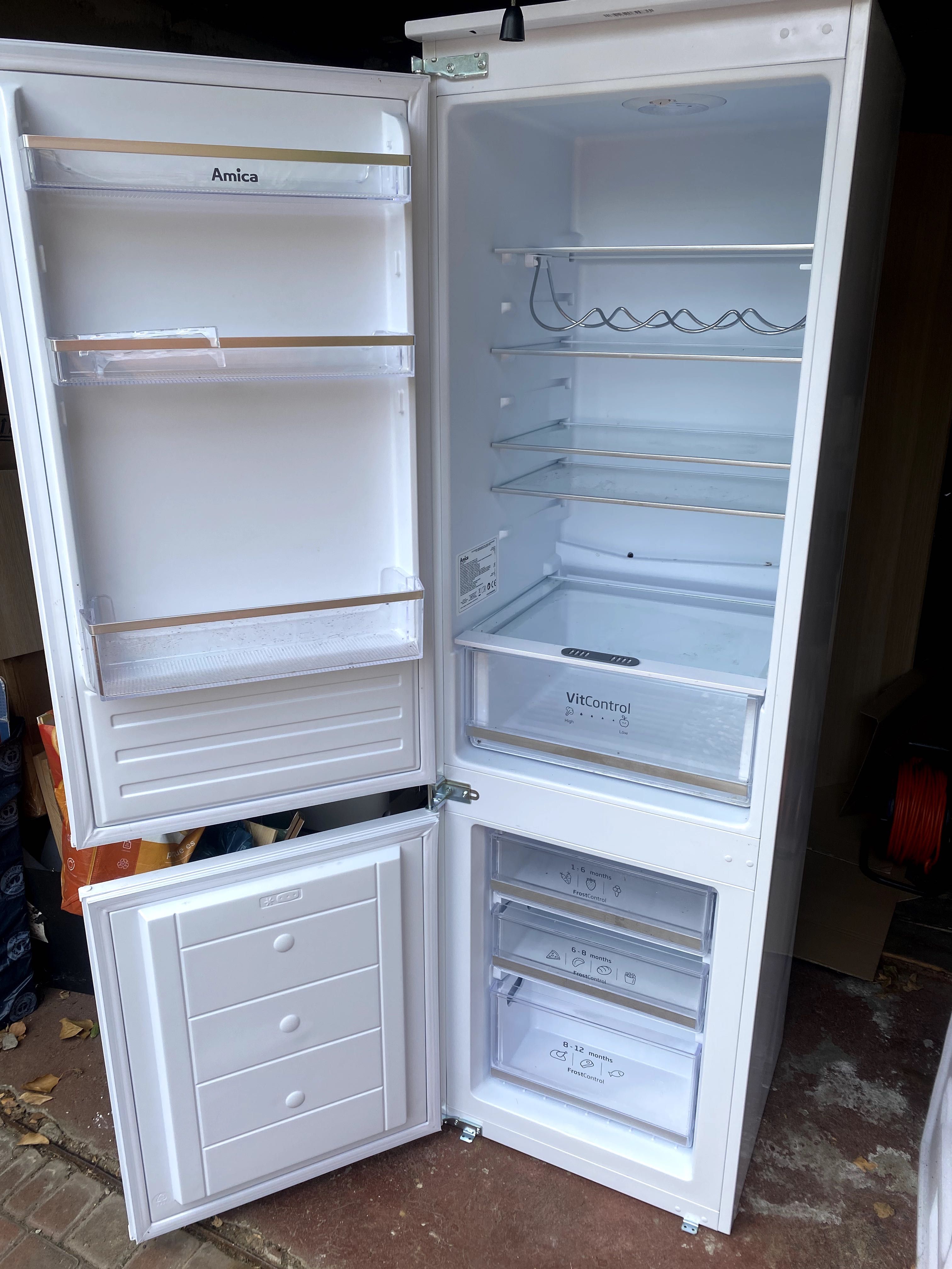 Lodówka Amica BK3265.4UAA do zabudowy