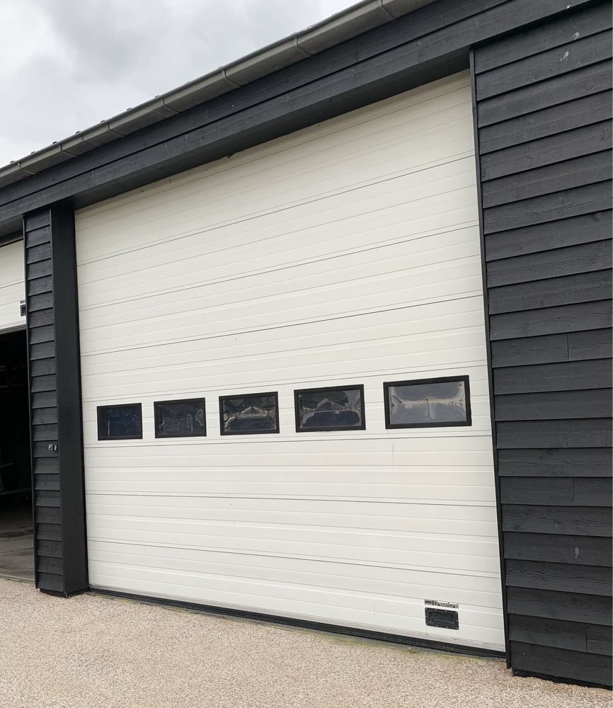 Bramy panelowe segmentowe garażowe przemysłowe 460 x 420  3 sztuki