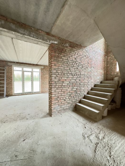 Будинок в Червоних горах