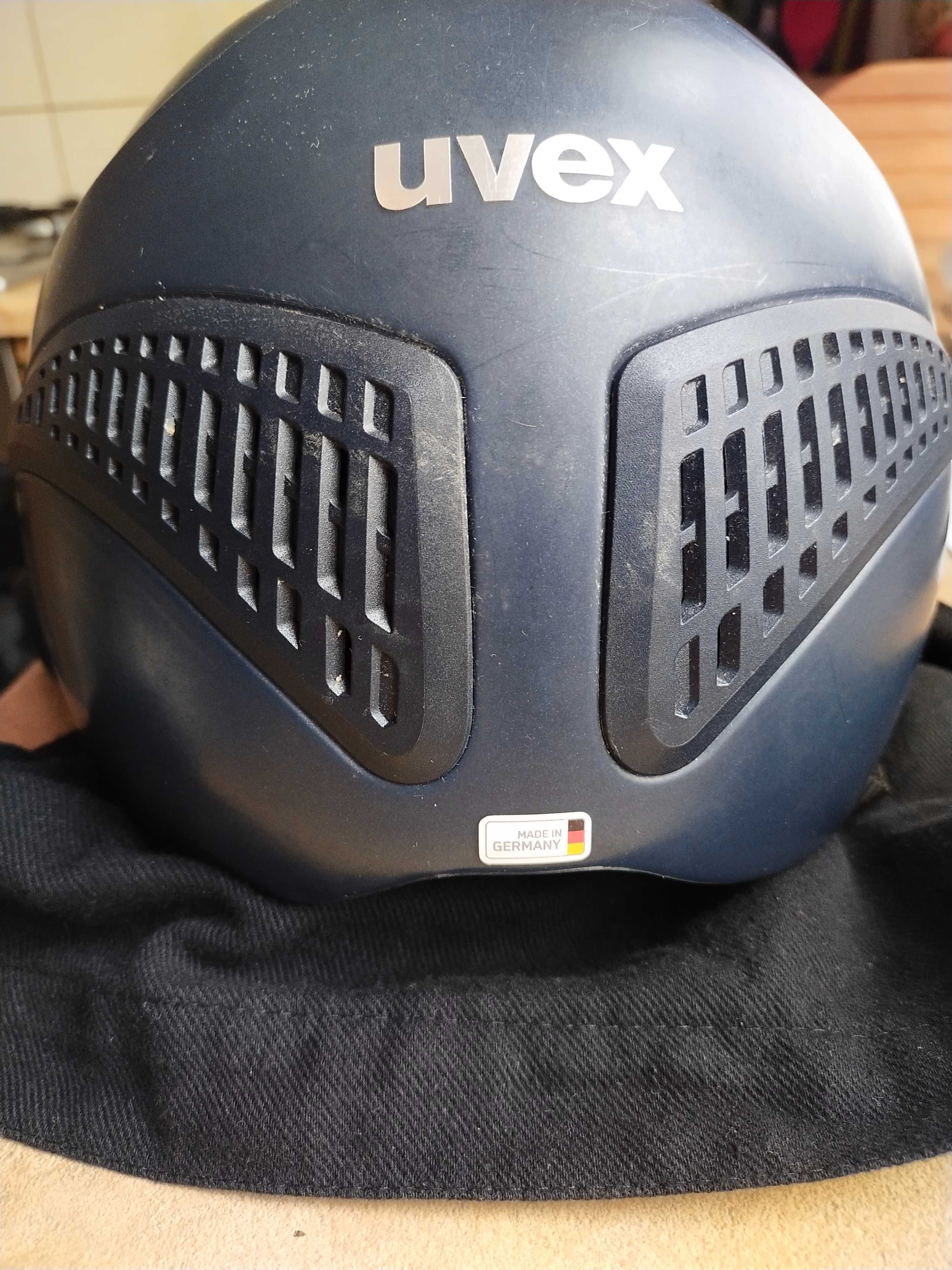 Kask Uvex exxential II