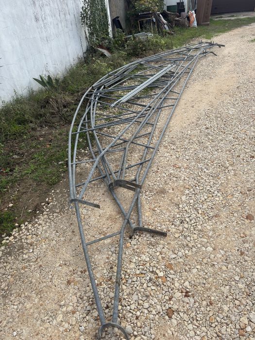 Estrutura de estufa, em bom estado, desponivel para venda.