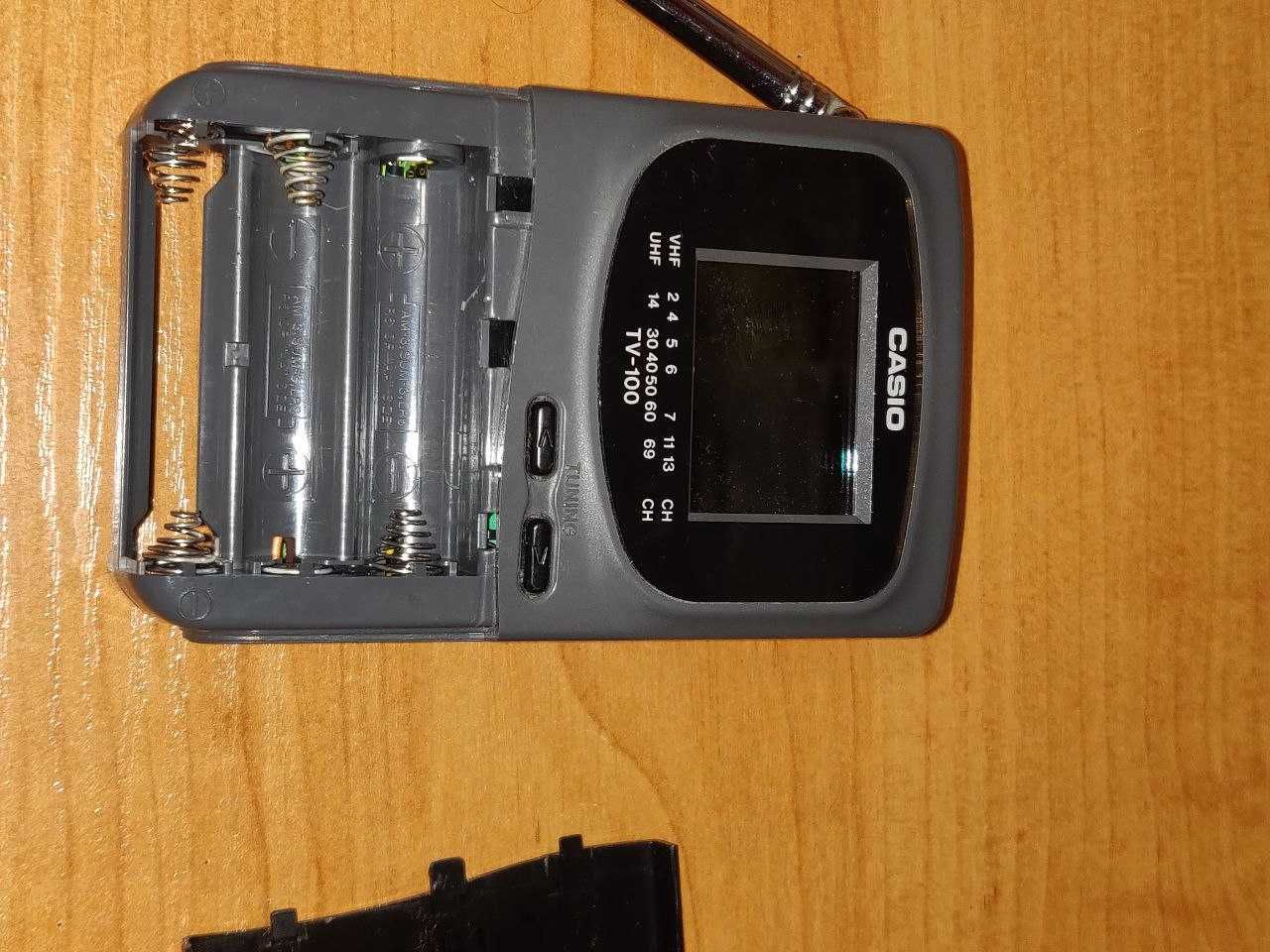 Casio TV-100 портативний кишеньковий телевізор, в ідеальному стані