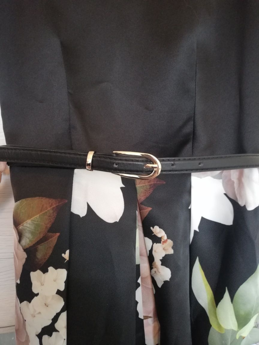 Sukienka w kwiaty Closet London XS