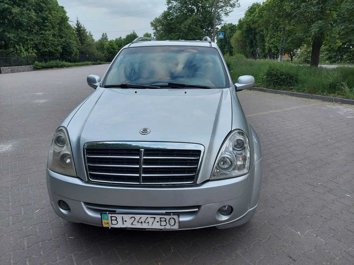 SsangYong Rexton 2012 рік рамний корейський позашляховик 1 власник