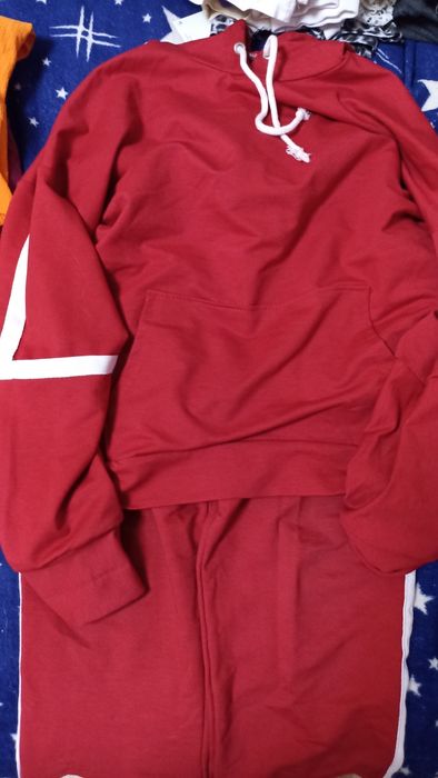 Светри,штани,костюми(пакет одягу L)