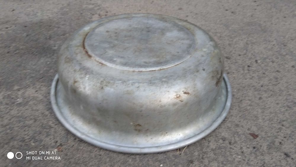 Миска алюминиевая 5л. б/у 220грн.