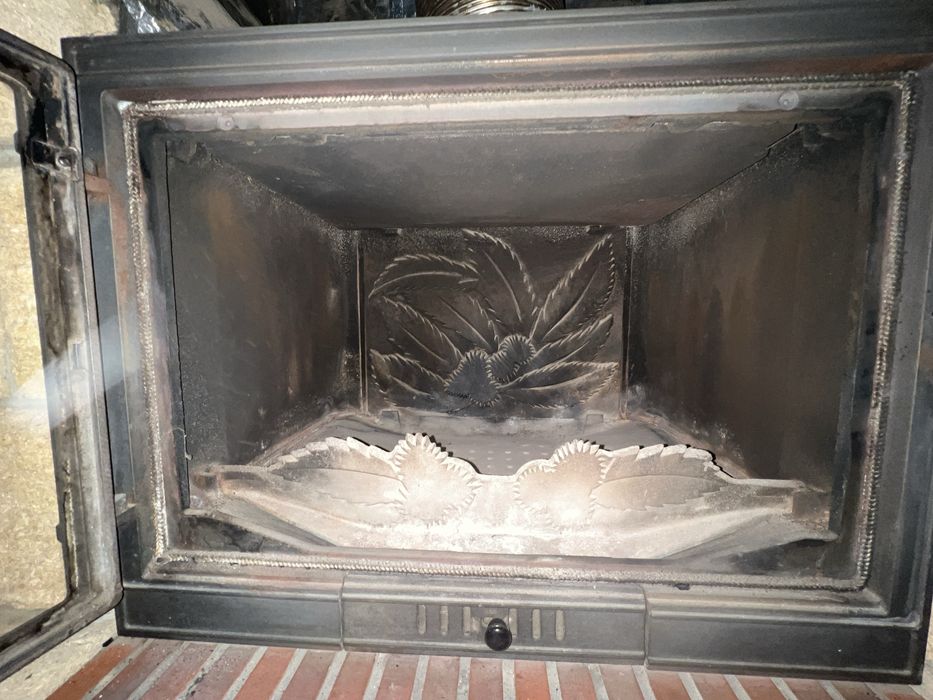 Kominek z wkladem 12kW (obudowa bloki piaskowca)