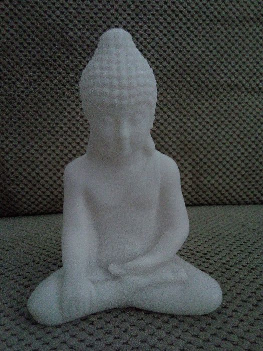 Świecący Biały Buddha lampka w kształcie Buddy ZEN lampa medytacje