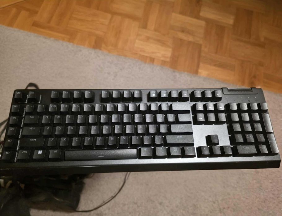 Klawiatury Razer BlackWidow V4 X oraz BlackWidow V3 Green Switch