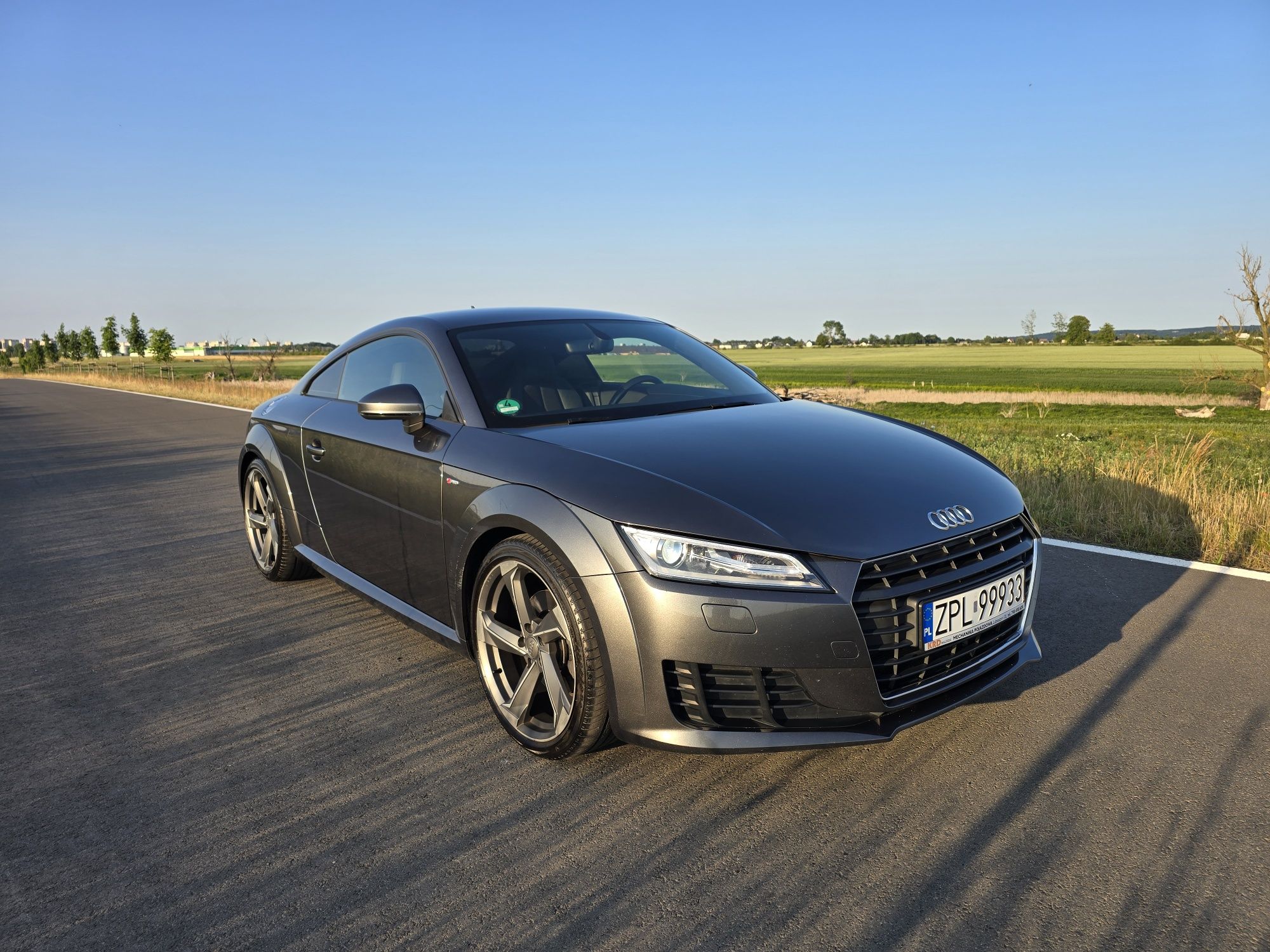 Audi TT 8S s-line