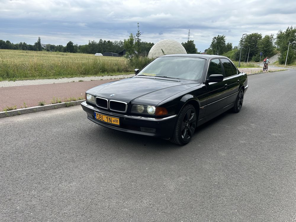 BMW Seria 7 E38 730i
