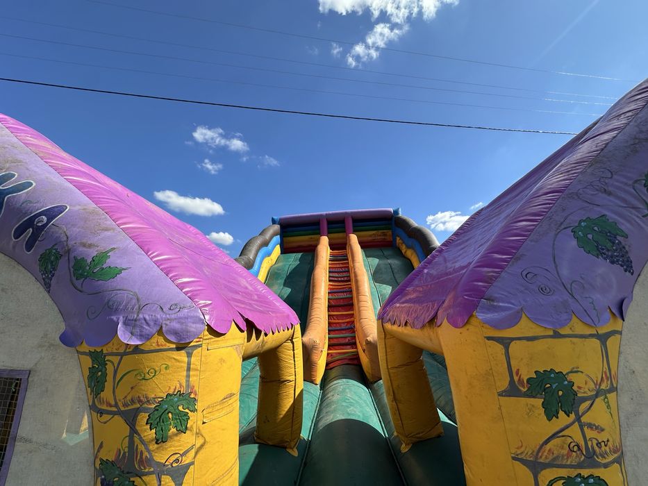 Атракціон надувна гірка аттракцион надувной батут горка