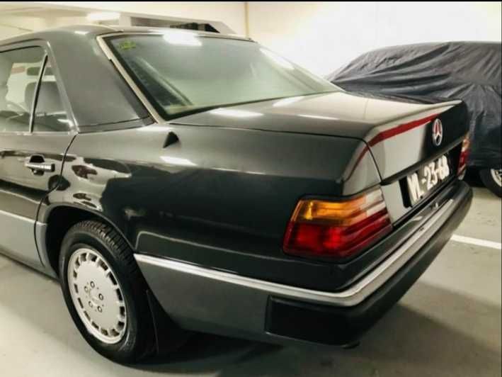 Mercedes Benz 200E (clássico certificado)