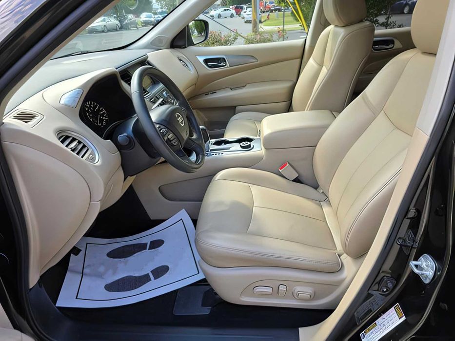 Nissan Pathfinder      2017