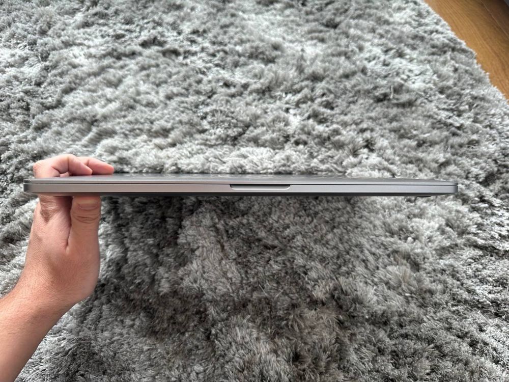 Apple Macbook Pro 16 in | 1TB | 4.80 GHz | AMD Radeon Pro 5500M | 16GB