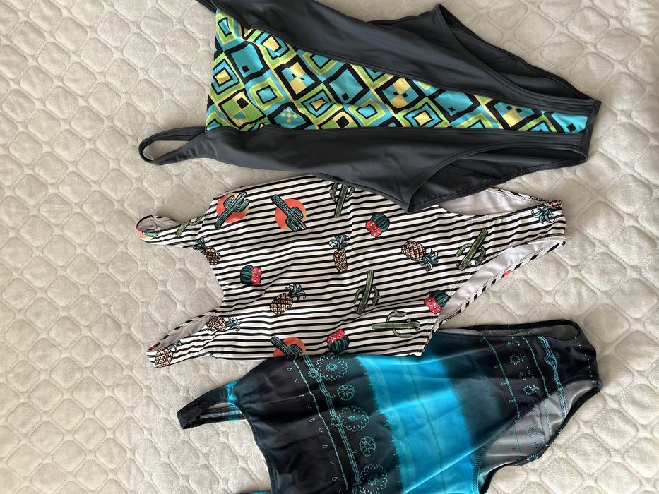 Купальники жіночі