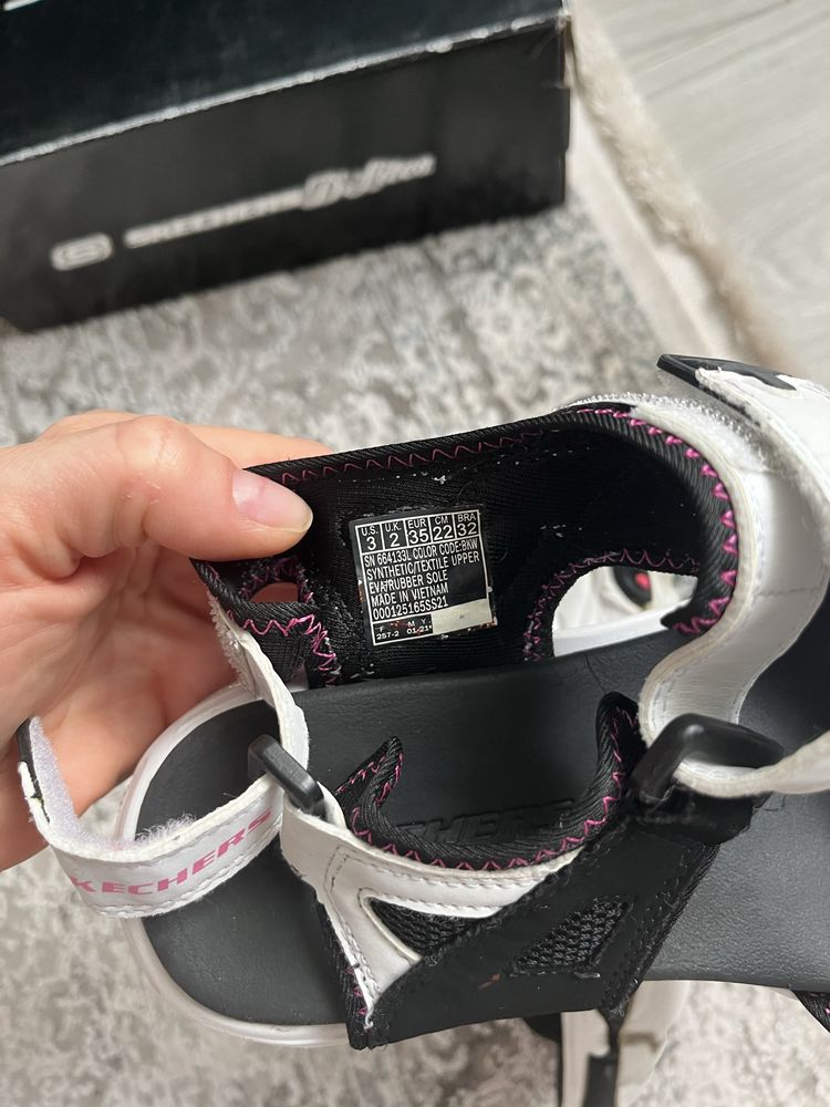 Босоніжки дитячі Skechers, 35 розмір