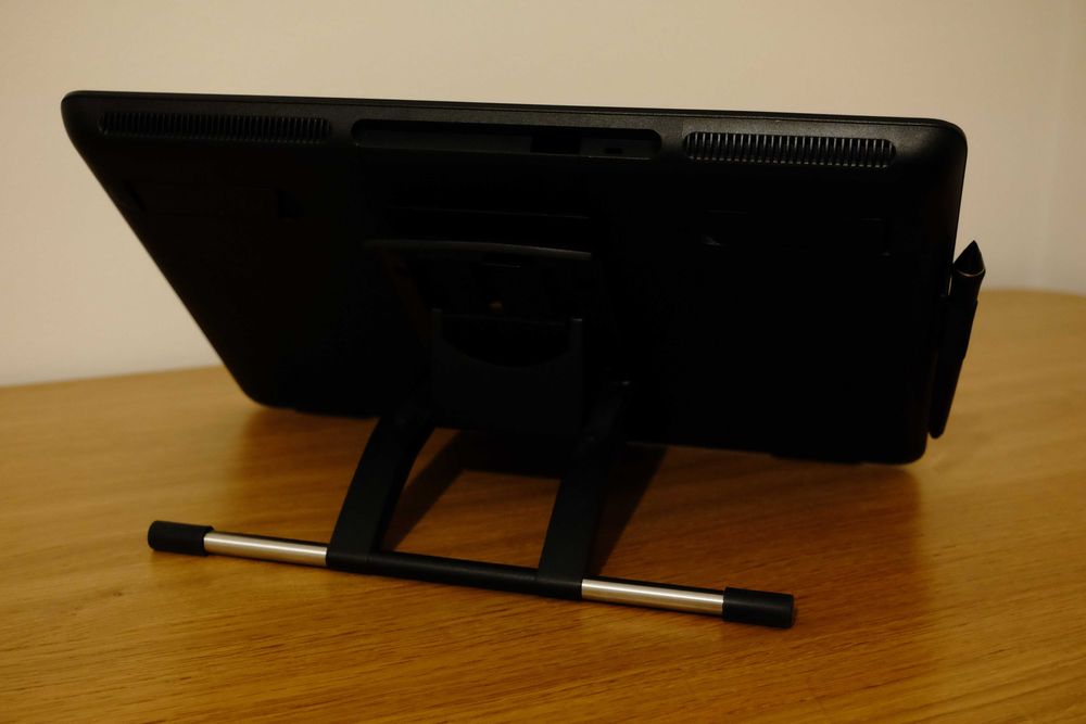 Tablet Wacom Cintiq 16 com Stand, Muito Bom Estado