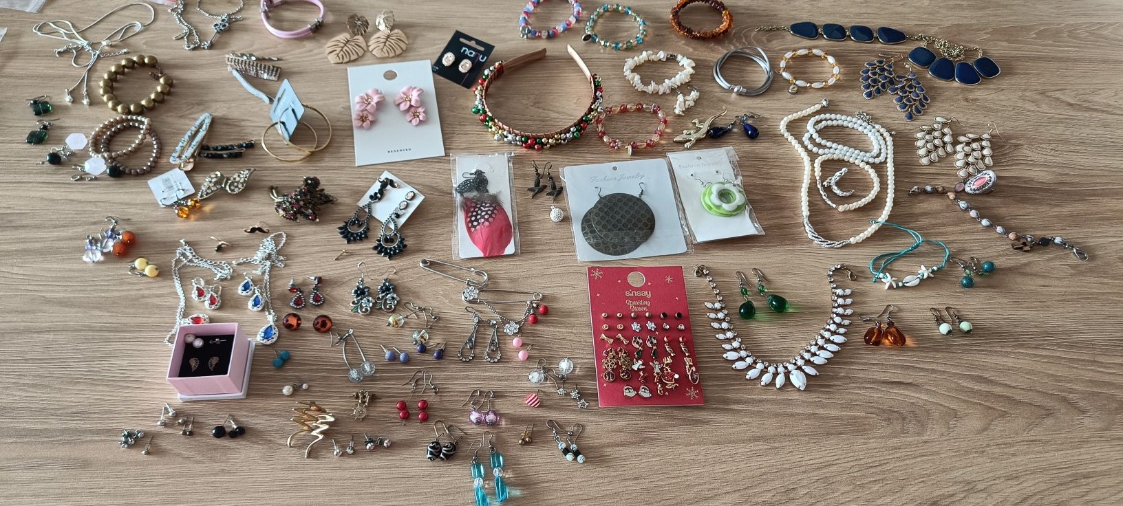 Różnokolorowa opaska do włosów na głowę z dzwoneczkami świąteczna fun