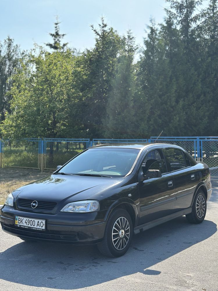 Opel Astra 2008рік 1.6 бензин