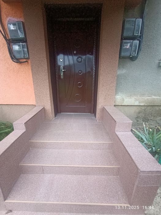 В Продажу ЧУДОВА Квартира 1/2