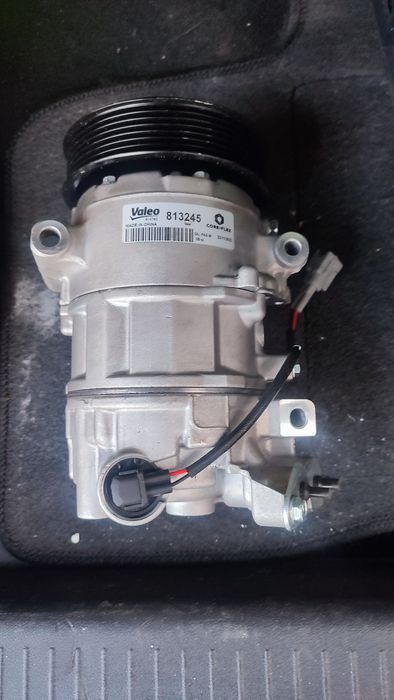 Продам компресор кондиціонера Valeo  (813245) на Рено сценік 1.9dci