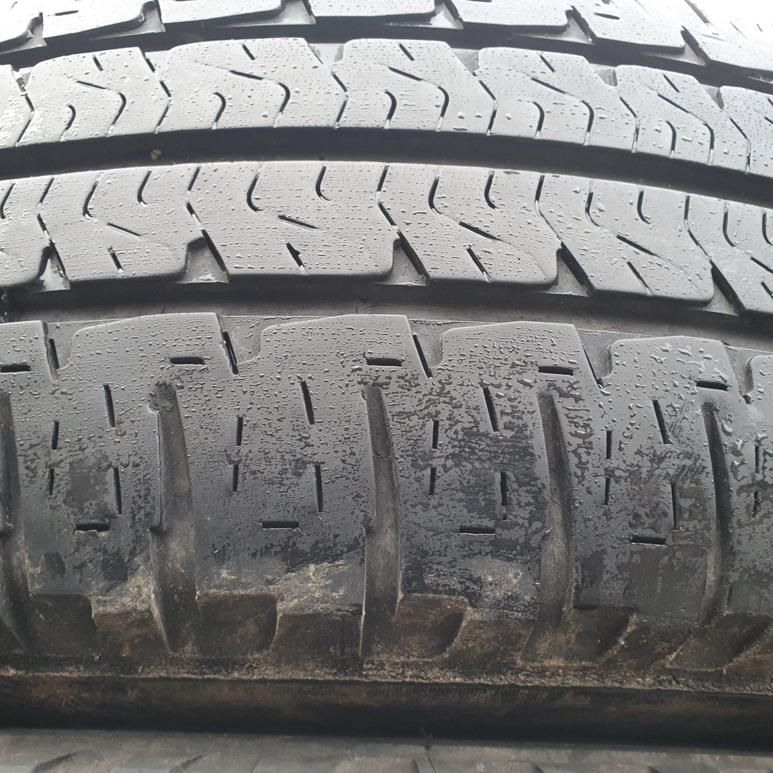 Opony Michelin Agilis Camping 225/75 R 16CP komplet