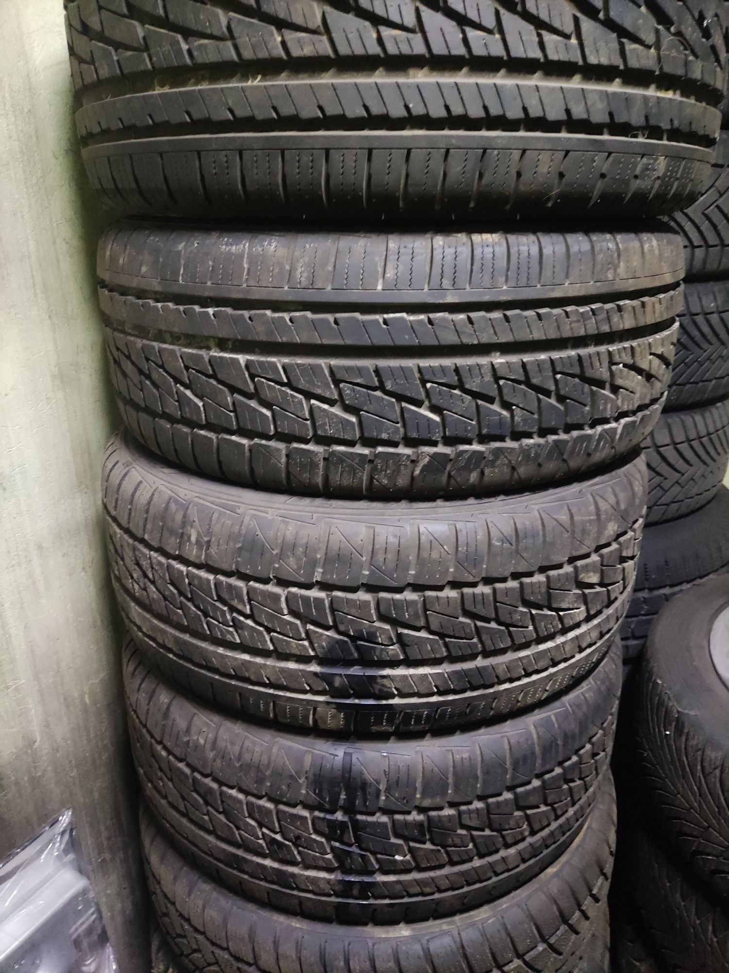 Opony wielosezonowe 225/50/16  Falken Ziex ze950 .Rok pr. 2023. Bdb.