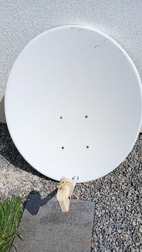 Antena Satelitarna + konwerter Quattro