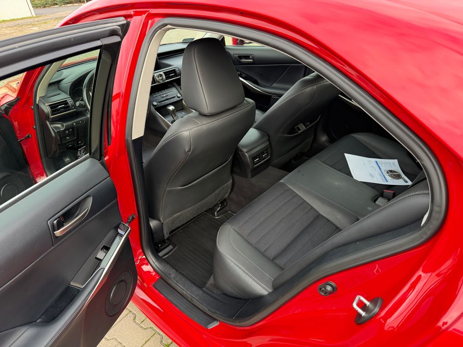 LEXUS IS200t, 2017, UWAGA tylko 16795 km, Salon Polska