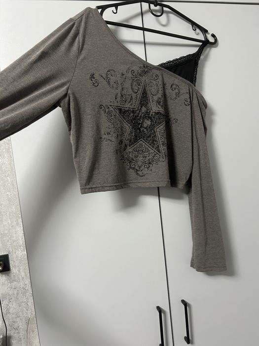 Легка кофтинка з одним плечем y2k