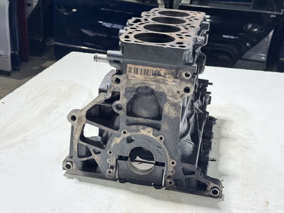 Блок циліндрів 1.9 bls passat b6 caddy golf skoda a5 блс 038 021 CC