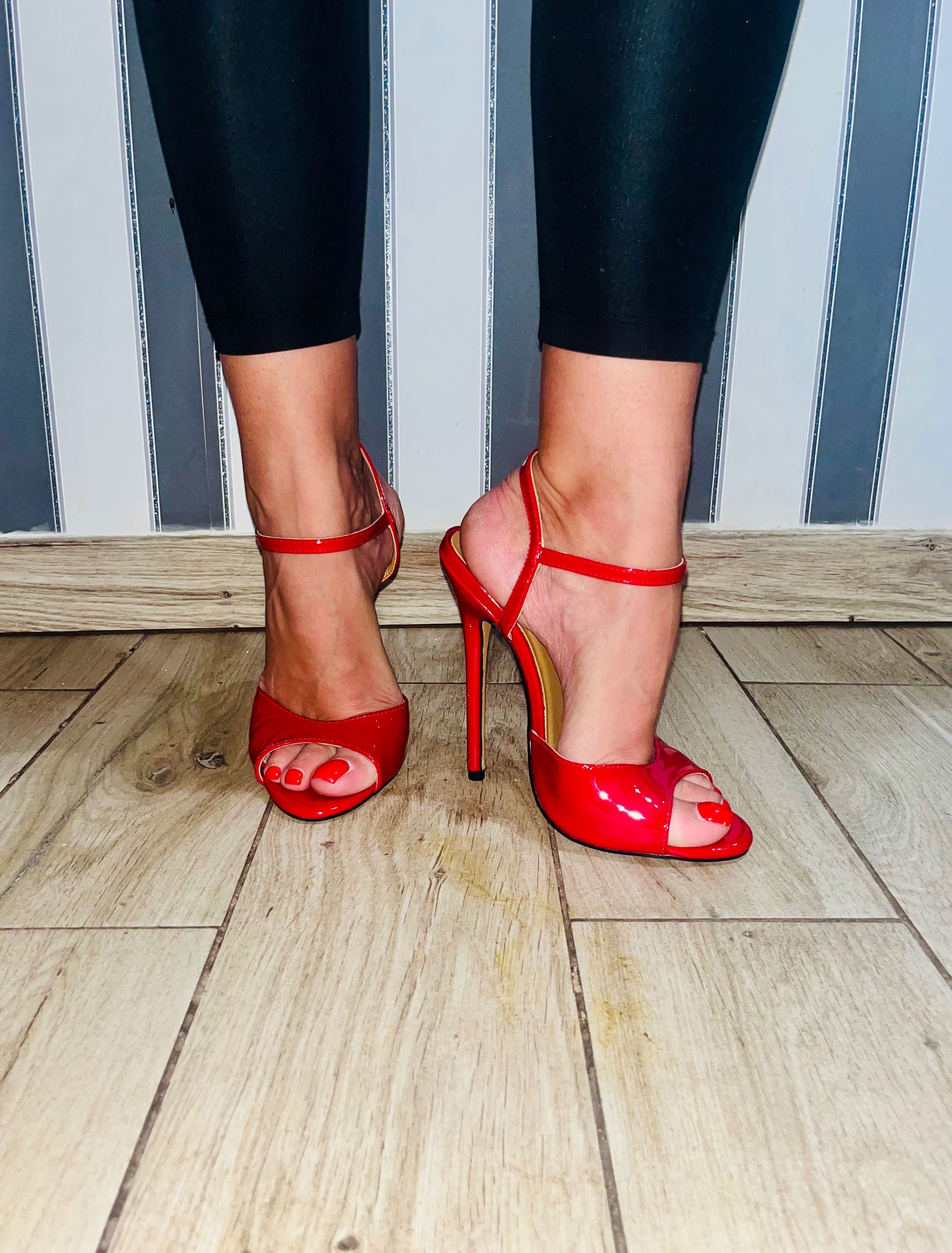 115/ OD RĘKI 46 Czerwone męskie sandały Trans Crossdress 13 cm 36-48EU