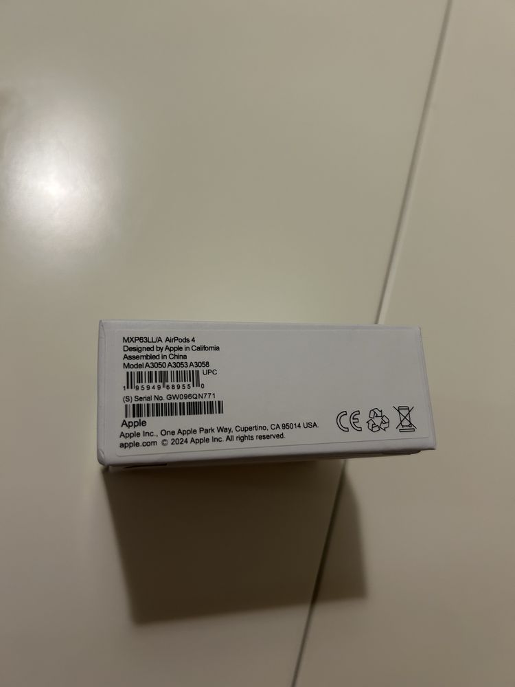 Наушники Apple AirPods