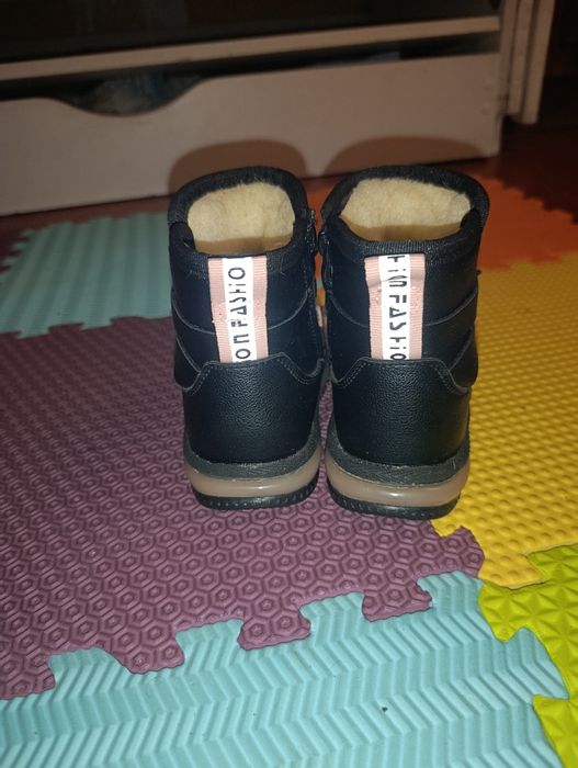 Зимние детские  сапоги,угги 25 размер