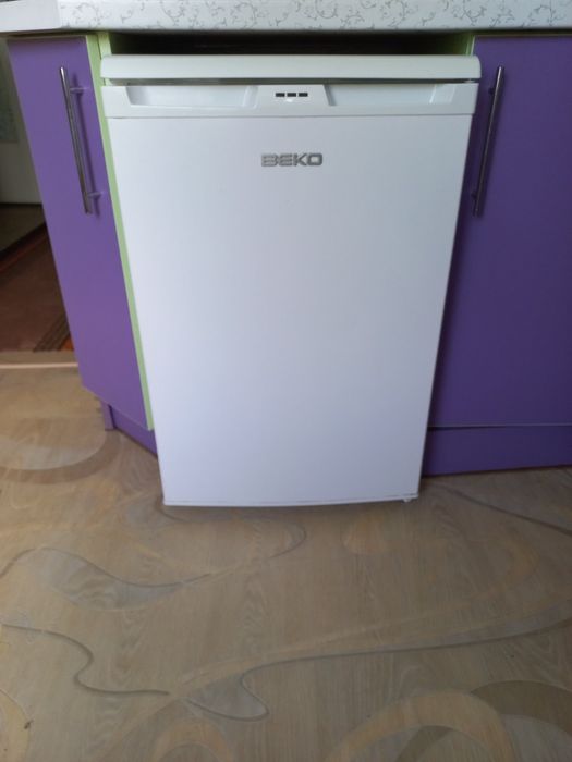 Продам морозильную камеру " Beco"