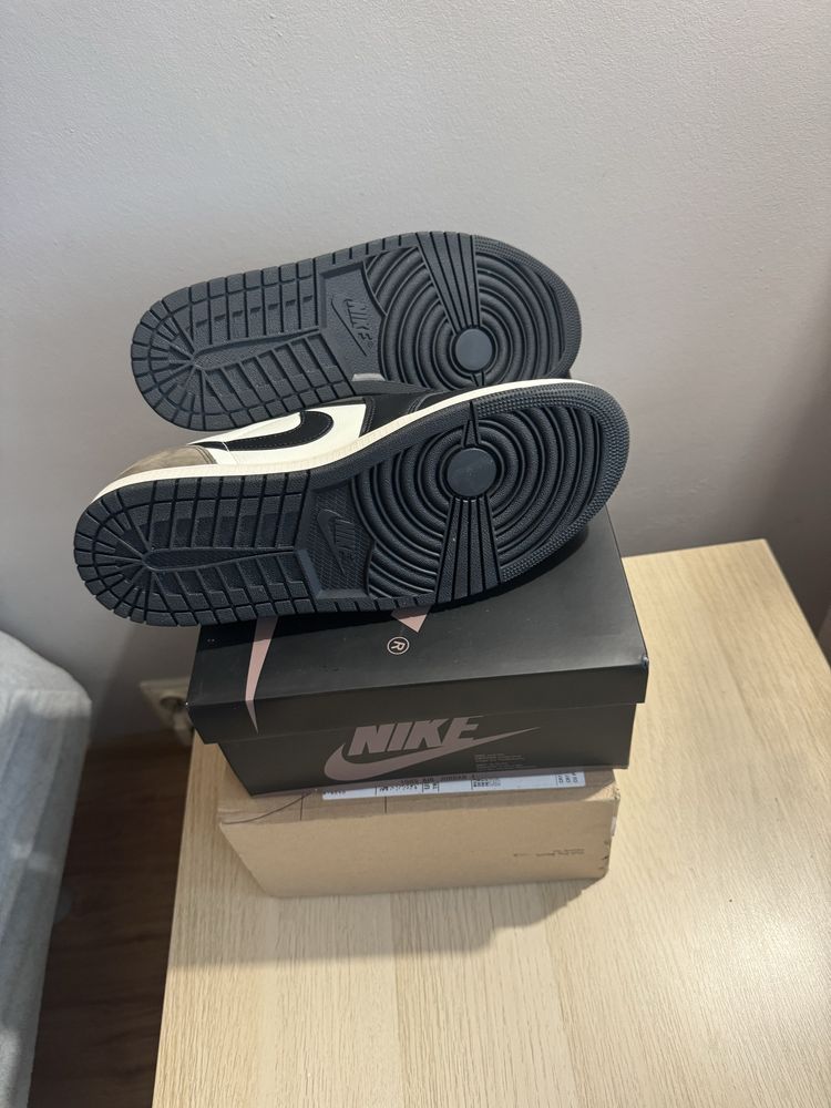 Air Jordan 1 Low OG Mocha