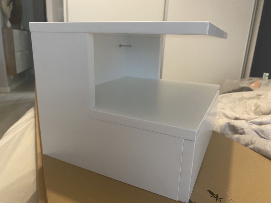 Biały stolik nocny wiszacy polmat polysk z szuflada