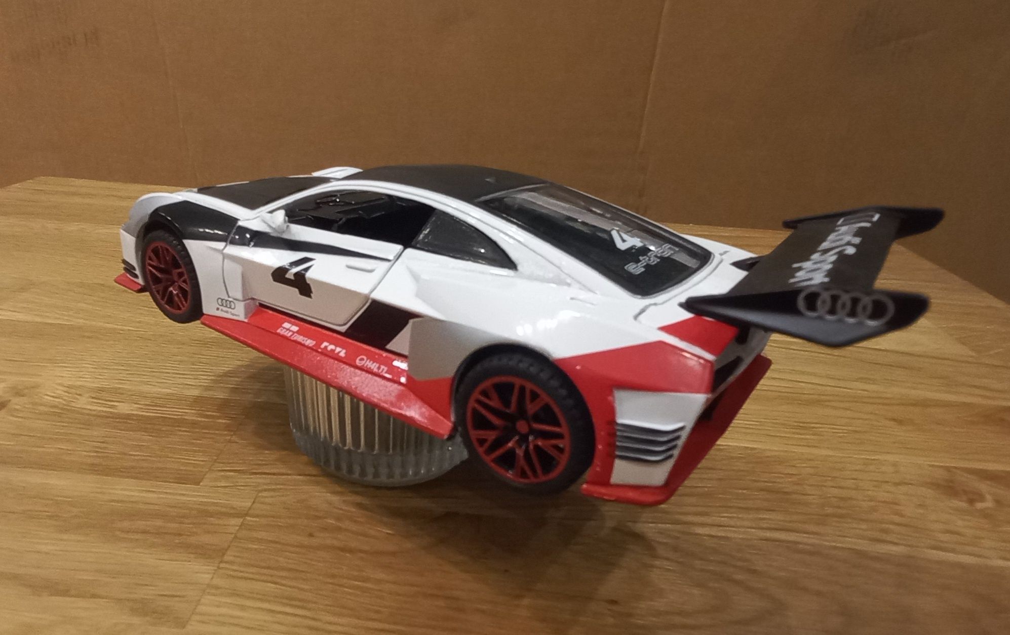 Audi GT alloy gran turismo model 1:32 metal