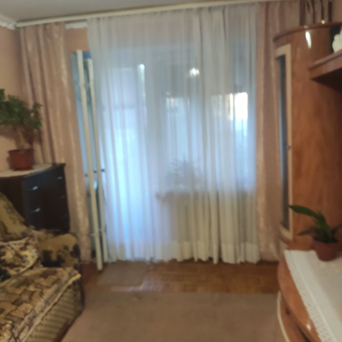 Трьохкімнамнатна квартира на шопена