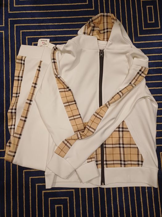 Komplet dresowy dziewczęcy