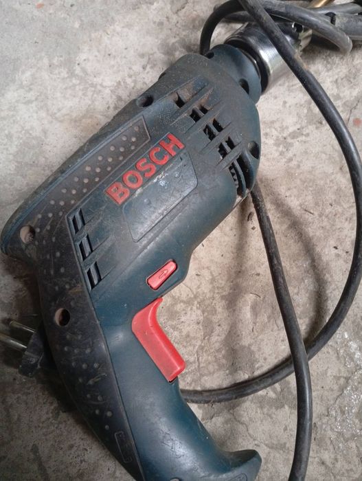 Дрель Бошш залізний патрон