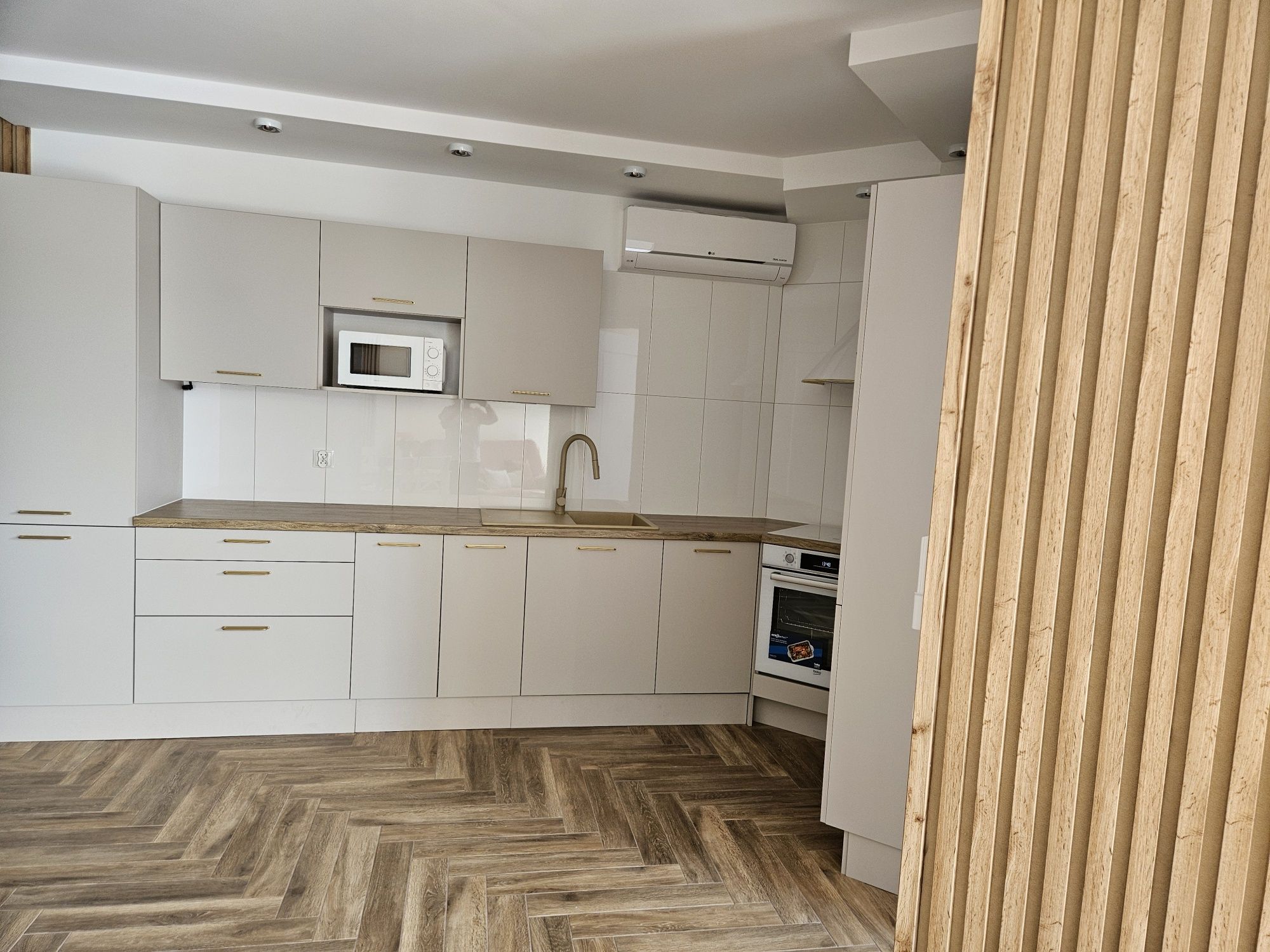 Apartament Deluxe,parking podziemny,900m do plaży