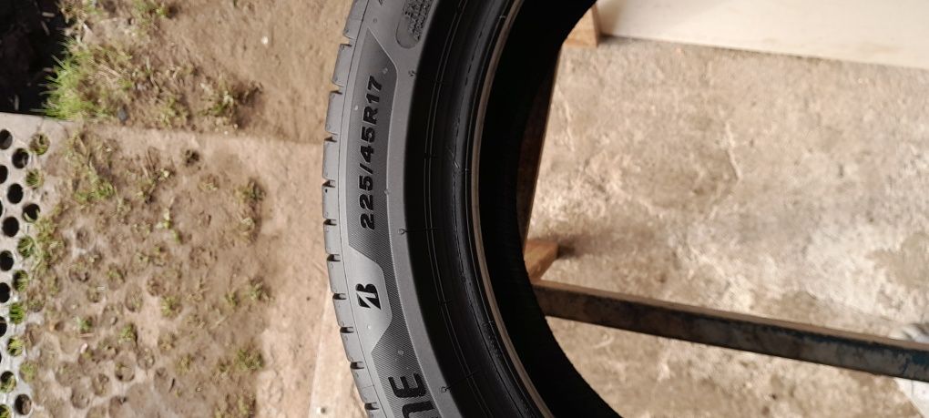 Шина BRIDGESTONE 225/45R17 (4922)