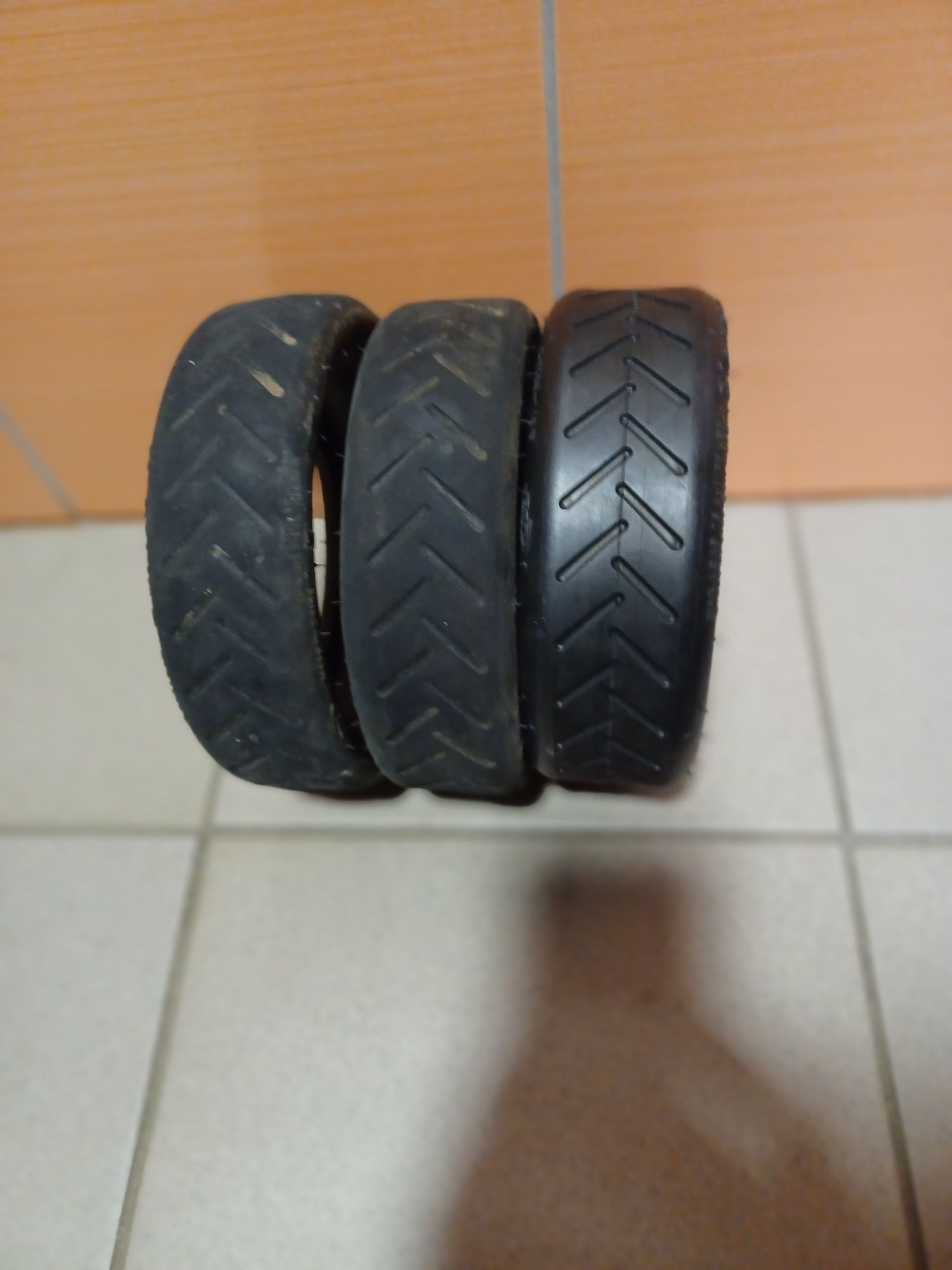 Sprzedam opony do hulajnogi m365