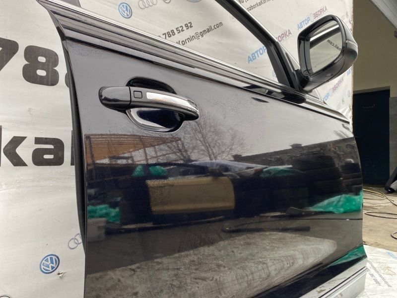 Дверь Audi Q7 Перед. Прав. 2011 год Оригинал б\у в наличии Молдинг