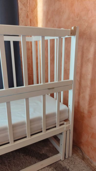 Дитяче ліжко з матрацом