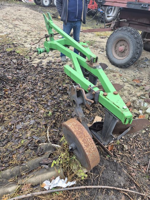 Плуг Bomet 3-х корпусний